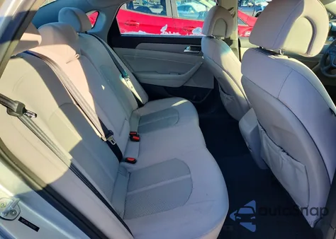 2015 Hyundai Sonata Se z USA, uszkodzony, nr VIN 5NPE24AF7FH157837